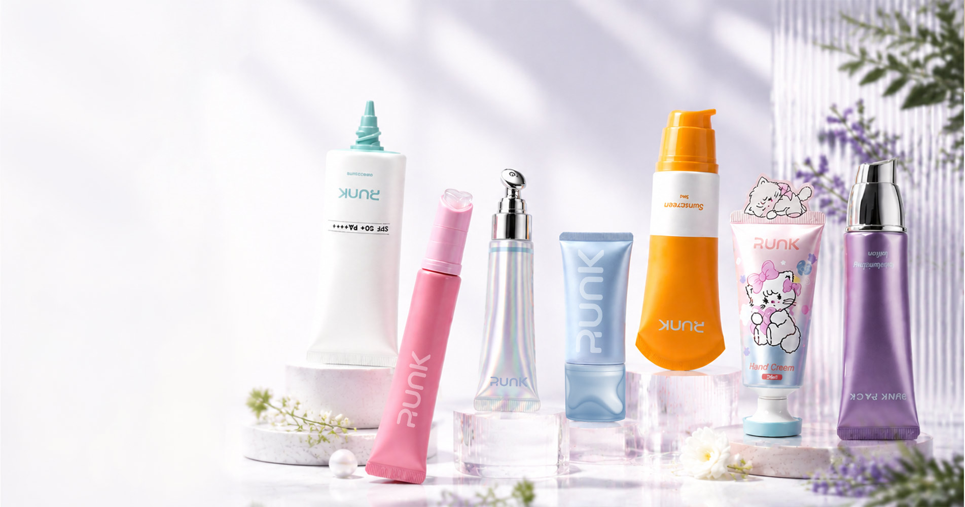 Косметическая пластиковая трубка с аппликатором